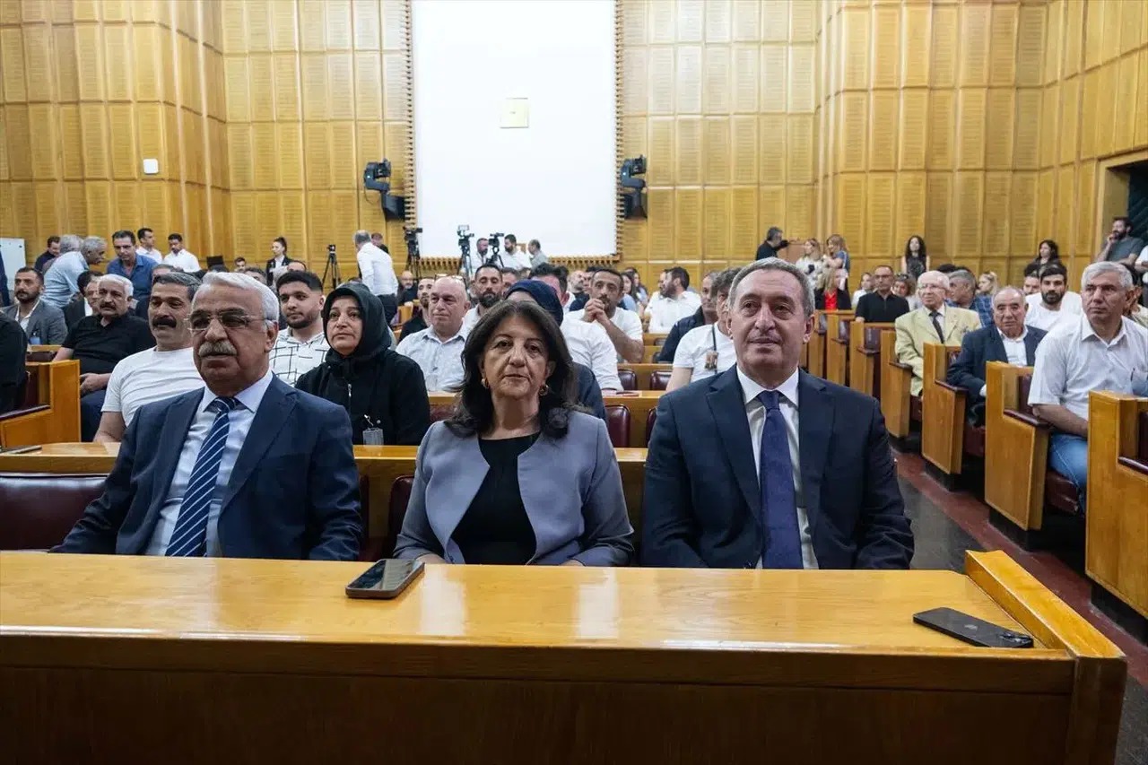 DEM Parti'den 'Terörsüz Türkiye' mesajı: "Meclis kapanmadan çerçeve yasa çıkarılmalı"