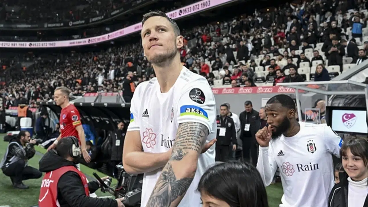 Wout Weghorst Hollanda'ya döndü! Eski Beşiktaşlı golcü Twente ile anlaştı