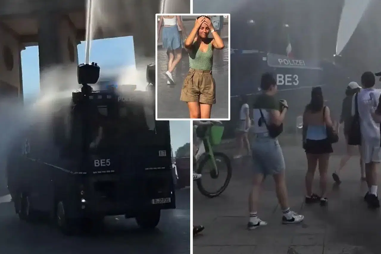 Berlin polisinden aşırı sıcaklara karşı TOMA'lı çözüm: Vatandaşlar serinledi