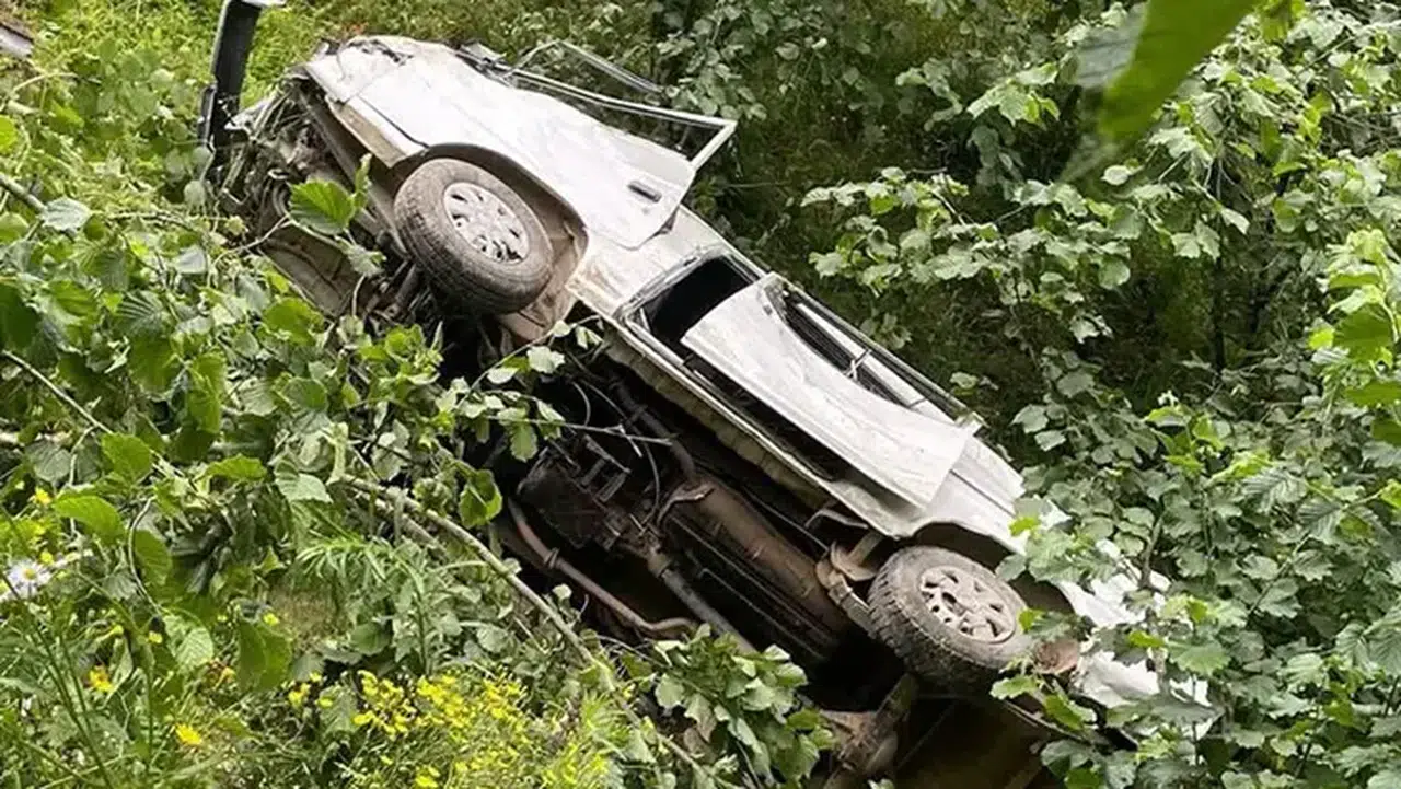 Giresun'da kamyonet dere yatağına yuvarlandı: 1 kişi hayatını kaybetti