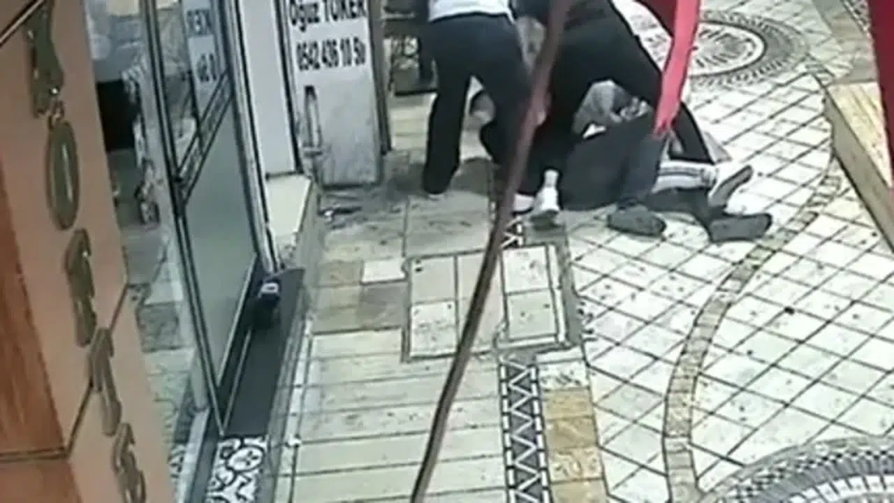 İzmit'te yazılım mühendisine sokak ortasında darp: 4 şüpheli tutuklandı