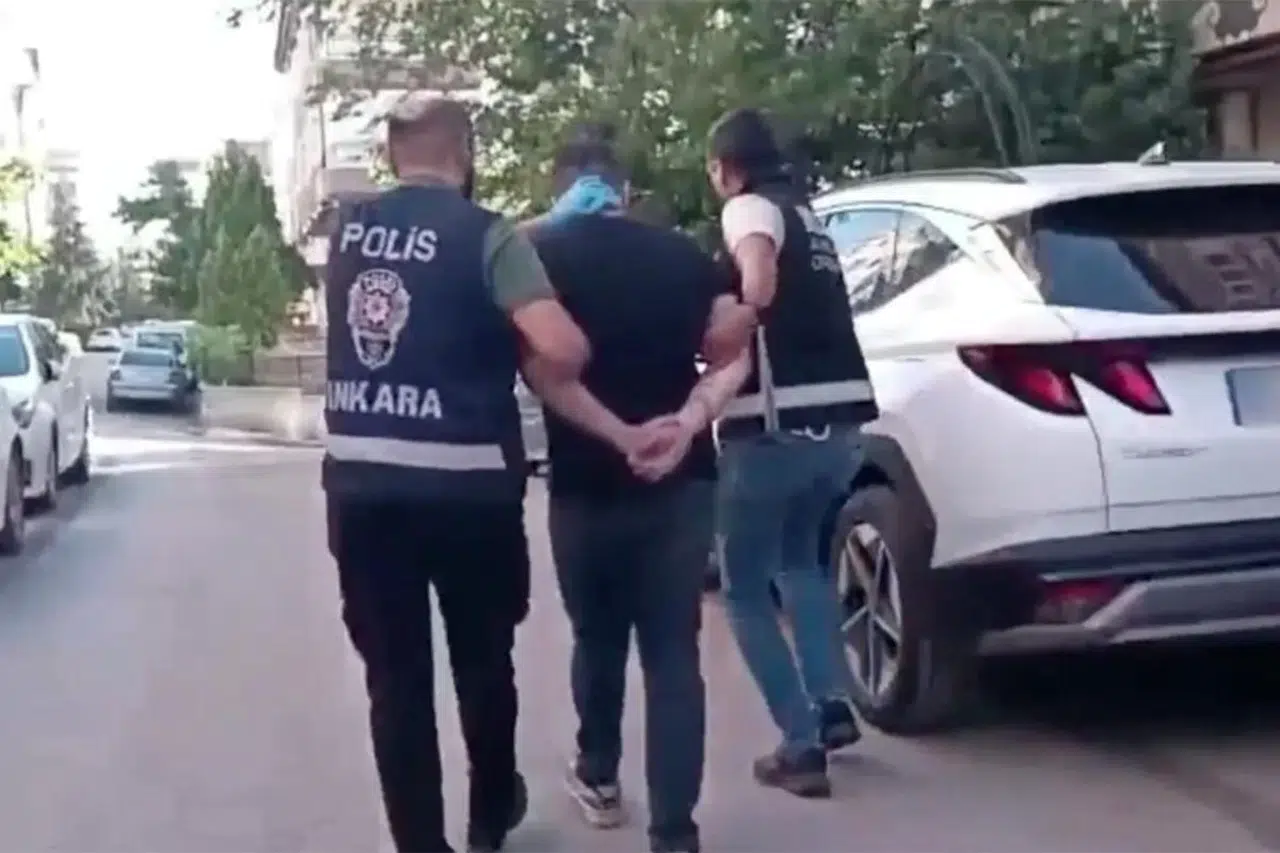Sosyal medyadaki suç ağlarına 54 ilde eş zamanlı operasyon: 258 şüpheli gözaltında