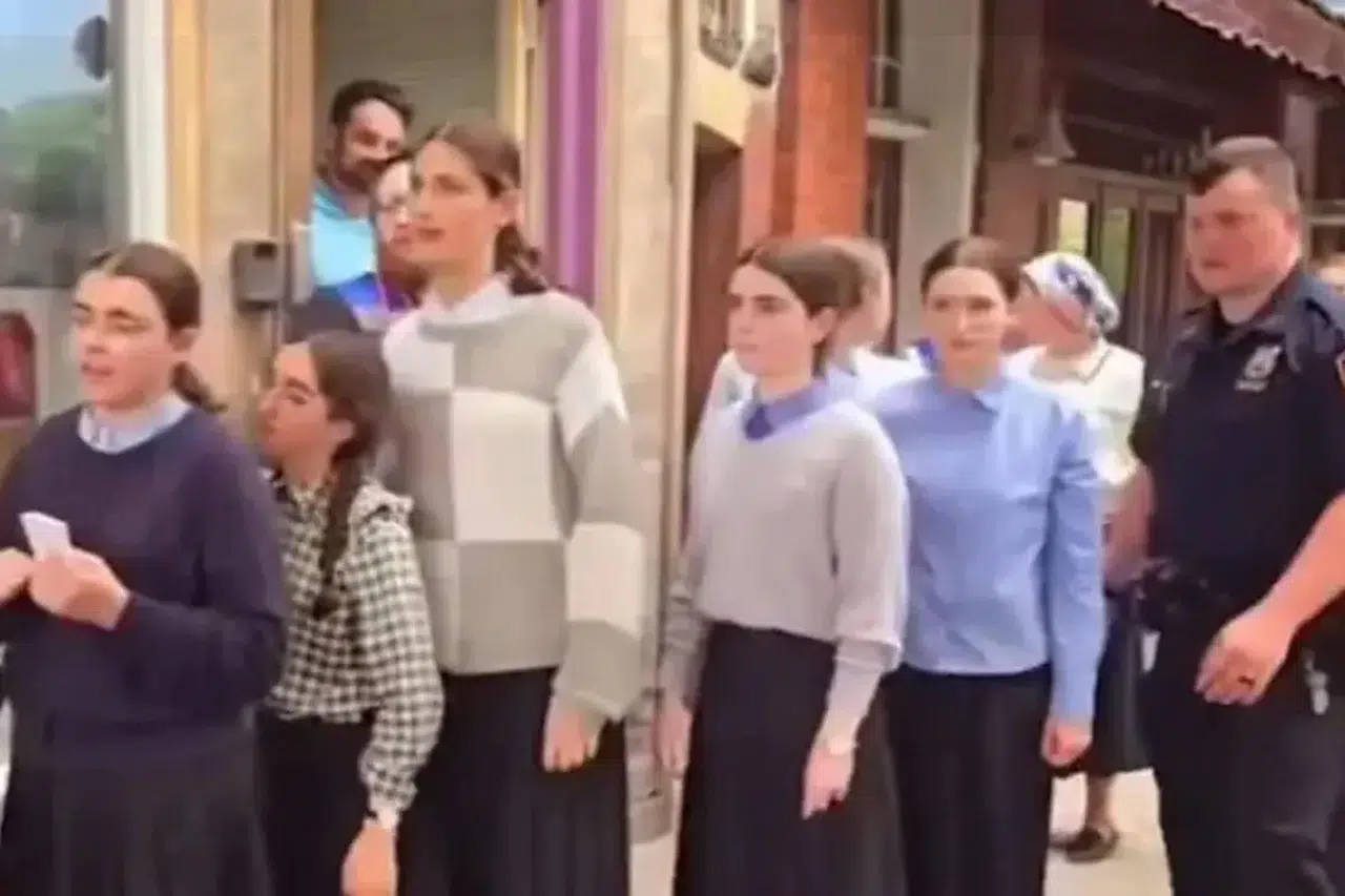 New York'ta kaybolan 71 Yahudi kız öğrenci tünellerde bulundu