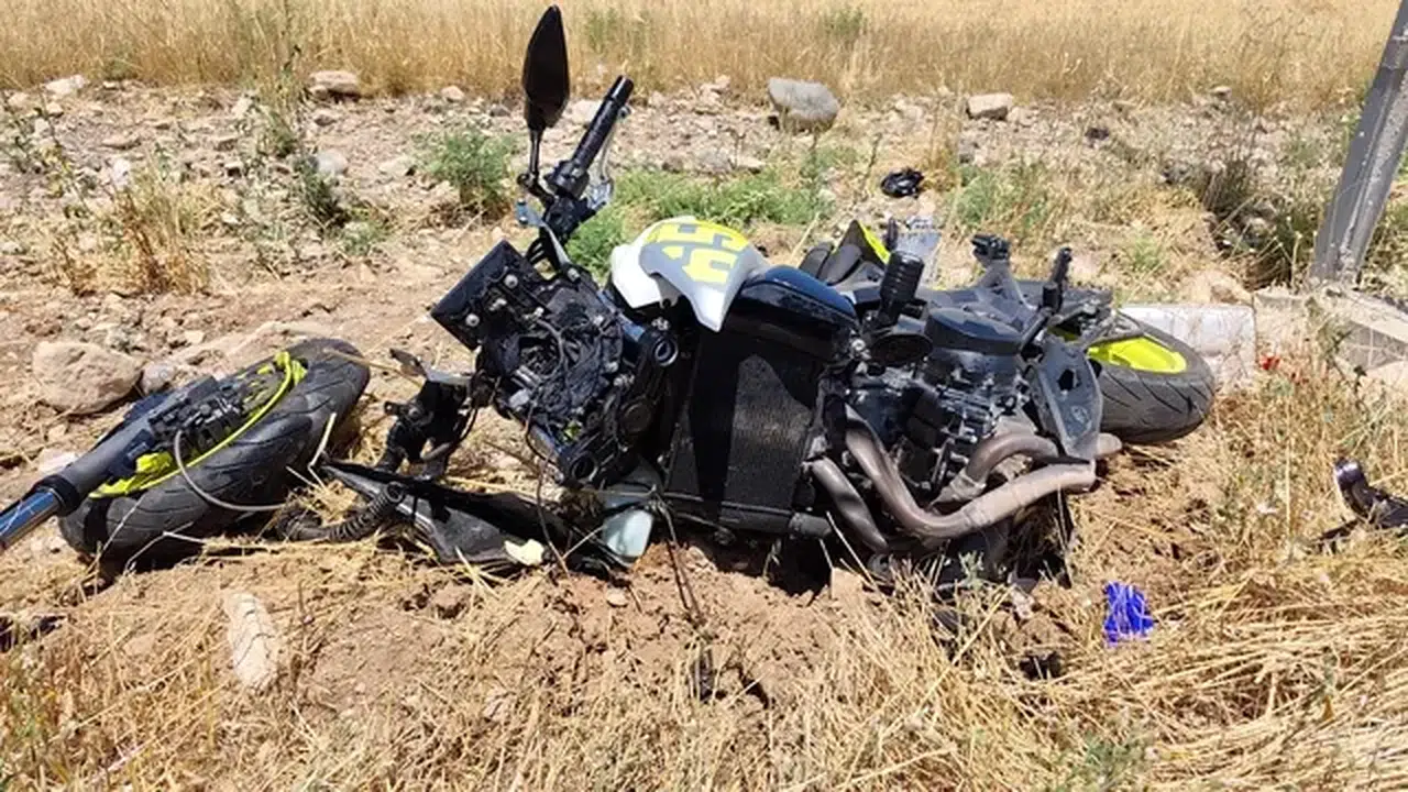 Adıyaman'da kamyonet ile motosiklet çarpıştı: Motosiklet sürücüsü hayatını kaybetti