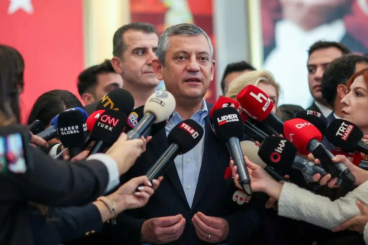 Özgür Özel'den yeni parti iddialarına yanıt: “CHP'yi bırakma niyetimiz yok”