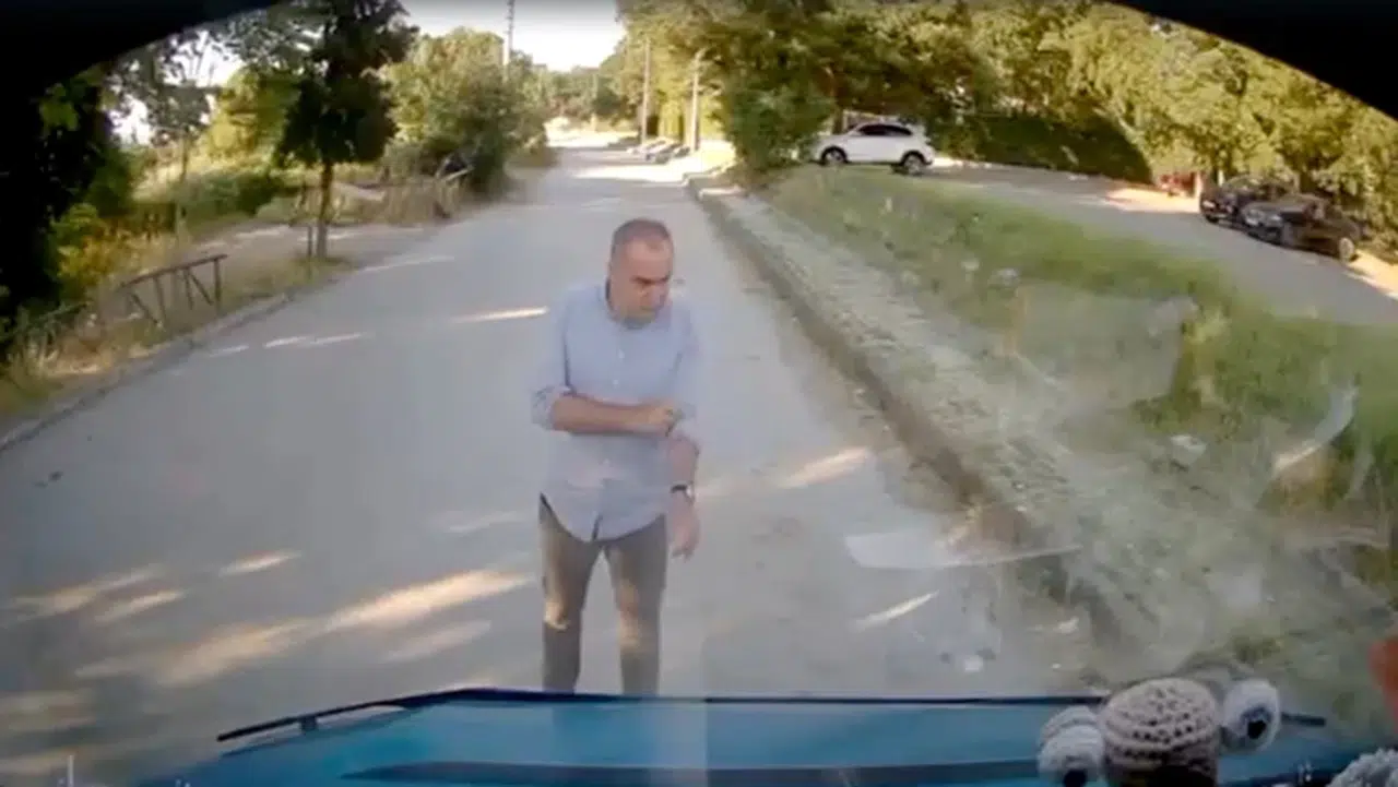Trafikte savcı ile minibüs şoförü arasında kavga: Başsavcılık soruşturma başlattı