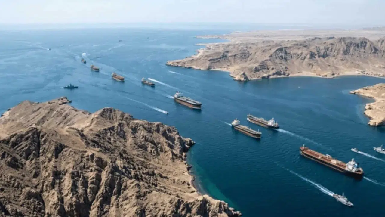 Hürmüz Boğazı'nda bekleyen Türk gemilerinin tamamı güvenle ayrıldı