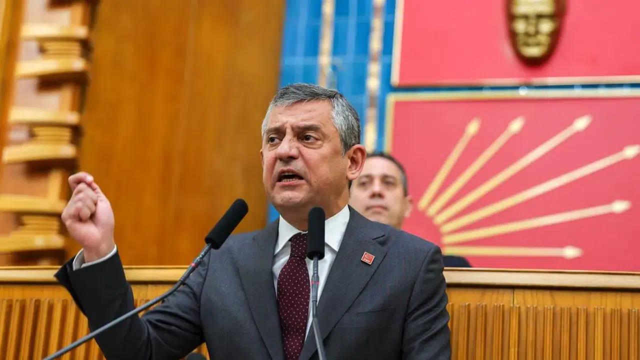 Özgür Özel'den ekonomi ve asgari ücret mesajı: "Millet ekonomik krizin içinde"