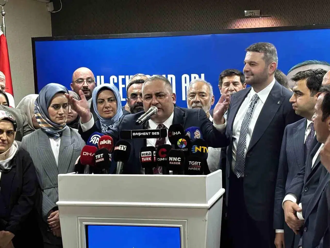 Keçiören Belediye Başkanı Mesut Özarslan AK Parti'ye katıldı