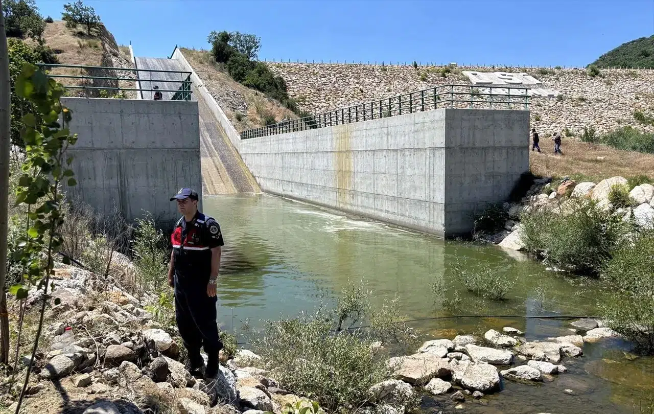 Kavak ağaçlarını sularken baraja düşen çiftçi hayatını kaybetti