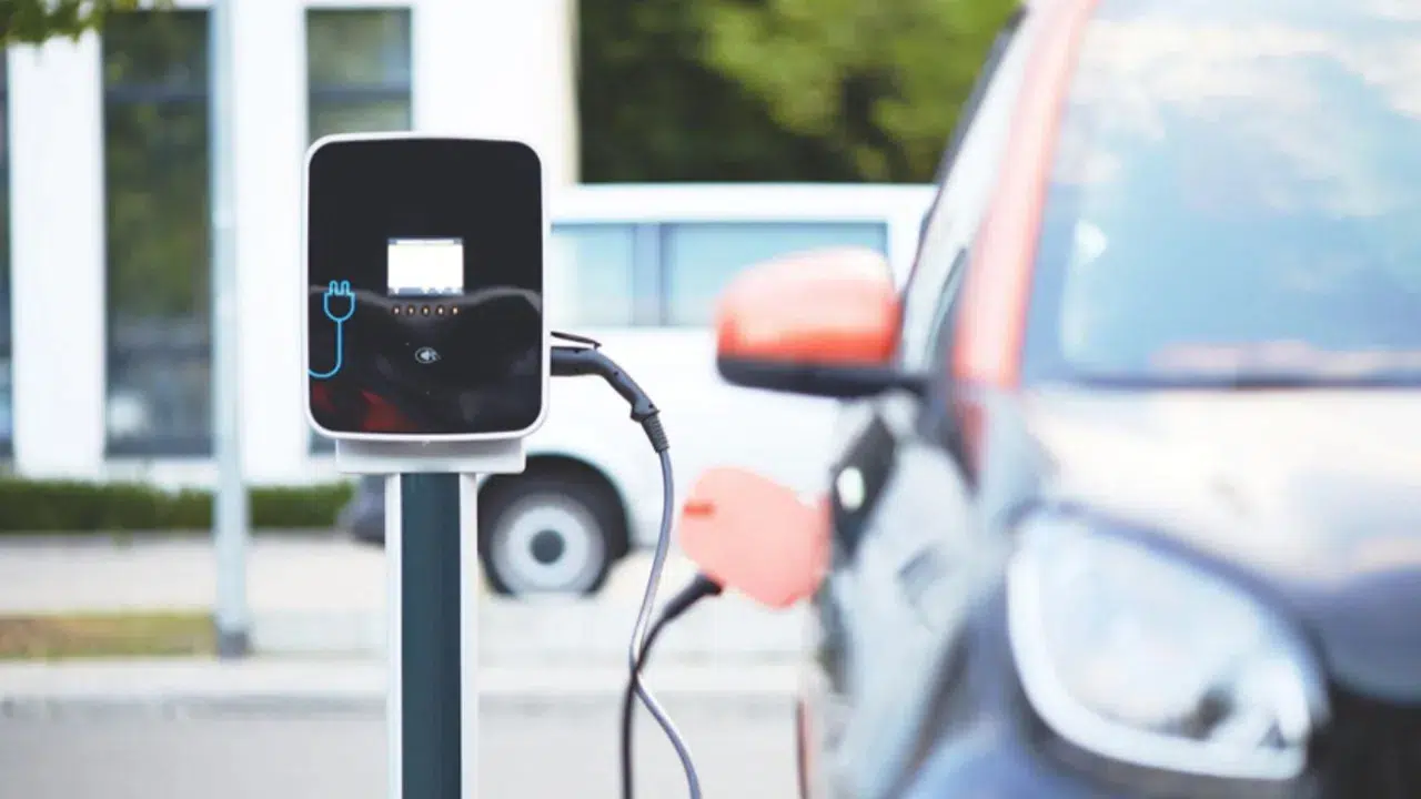 Hindistan'da elektrikli araç kullanımını artıracak teşvik