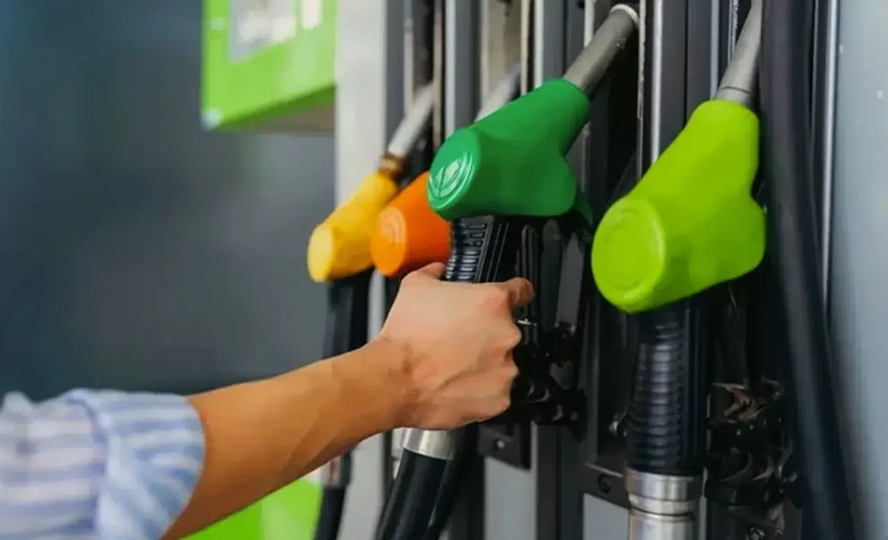 Petroldeki sert düşüş motorine indirim getirdi