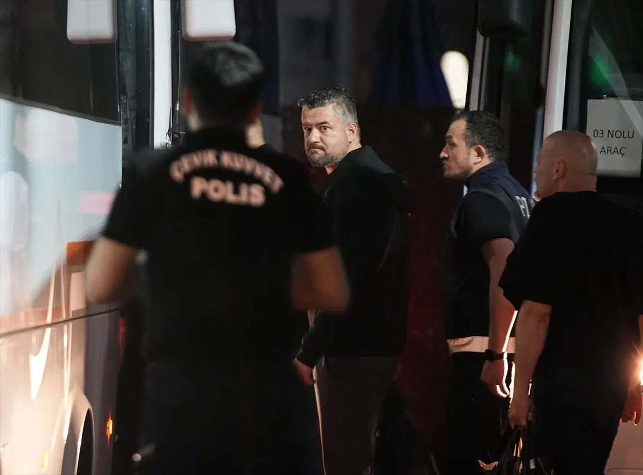 İzmir'deki yolsuzluk soruşturmasında kritik gelişme: Buca Belediye Başkanı Görkem Duman hakimliğe sevk edildi