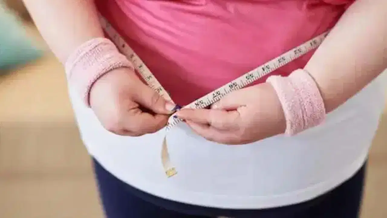 Obez bireylerin, obez olmayanlardan daha mutlu olduğu açıklandı
