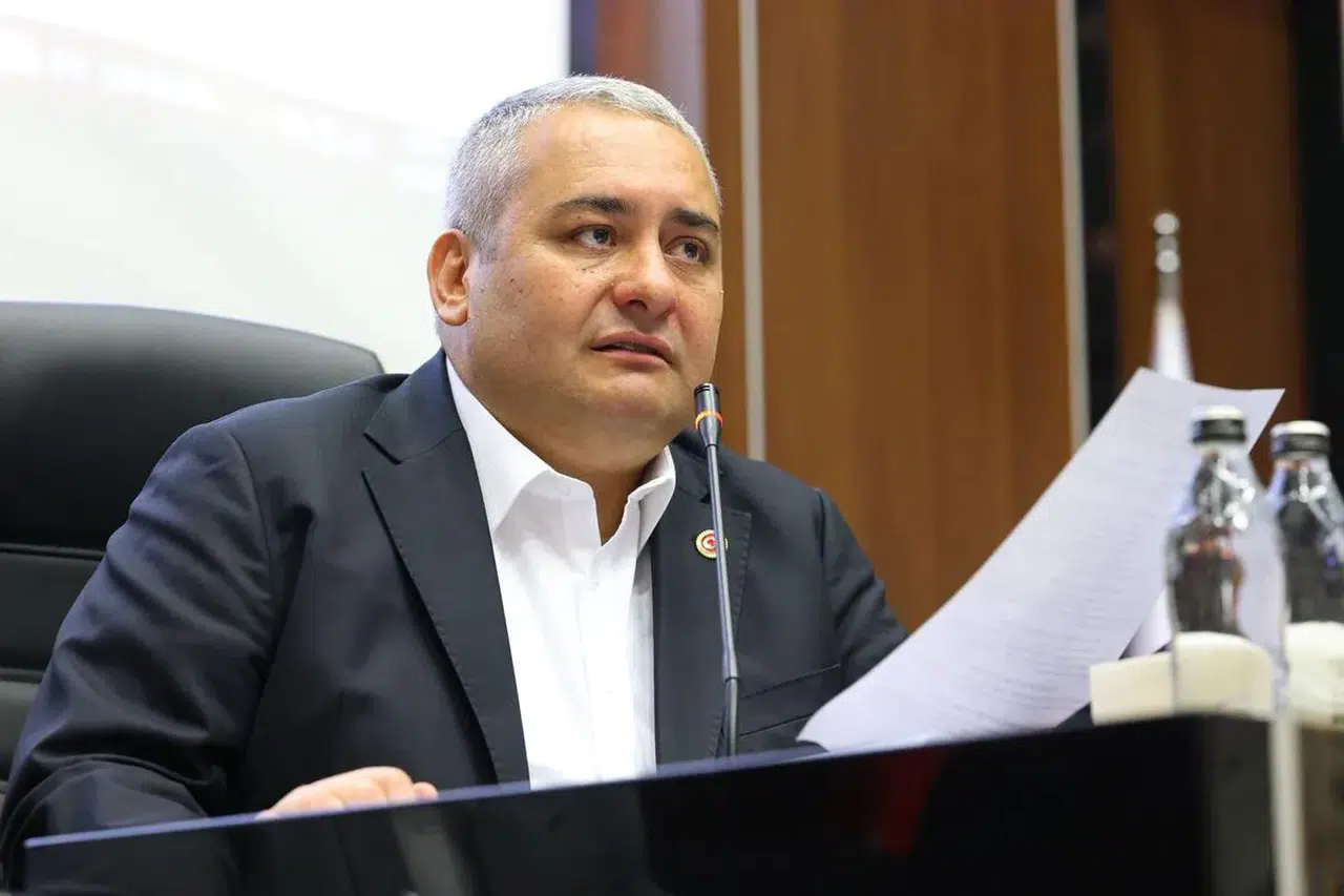 CHP'den ayrılan Özarslan'dan yeni MYK üyelerine tebrik çiçeği
