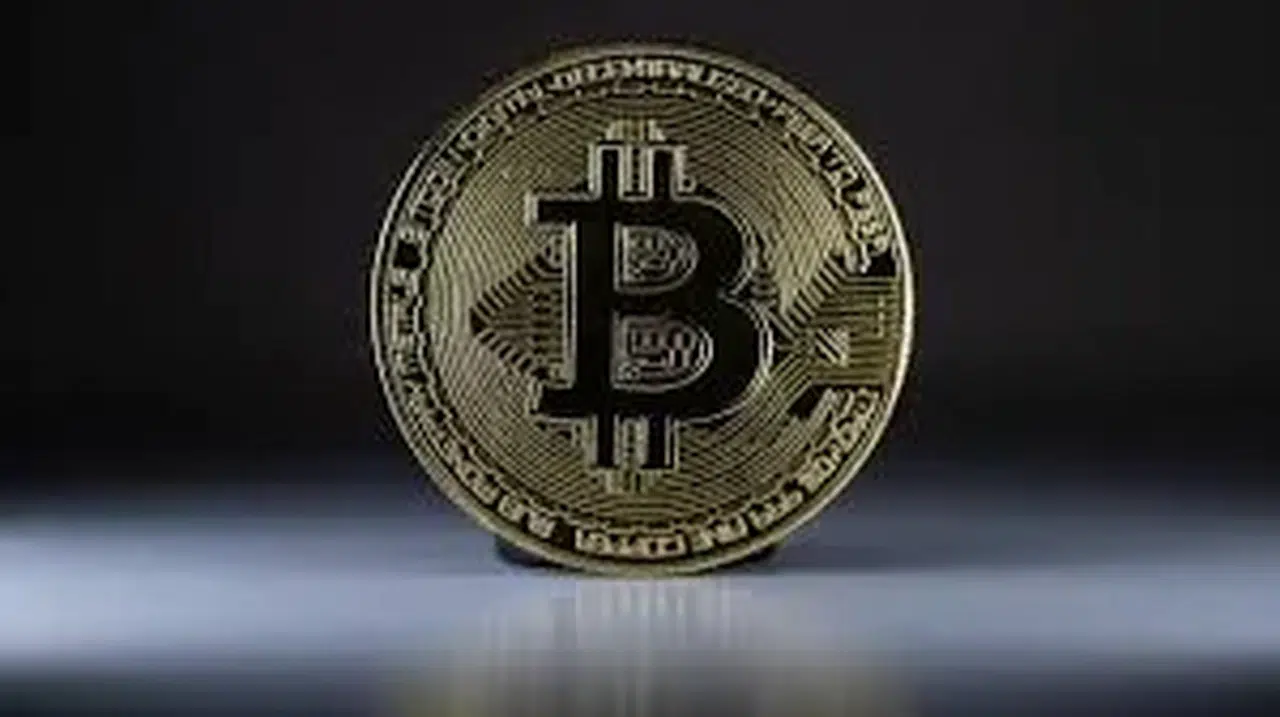 Bitcoin Fed kararı öncesi kritik seviyede: 65 bin dolar bandında işlem görüyor