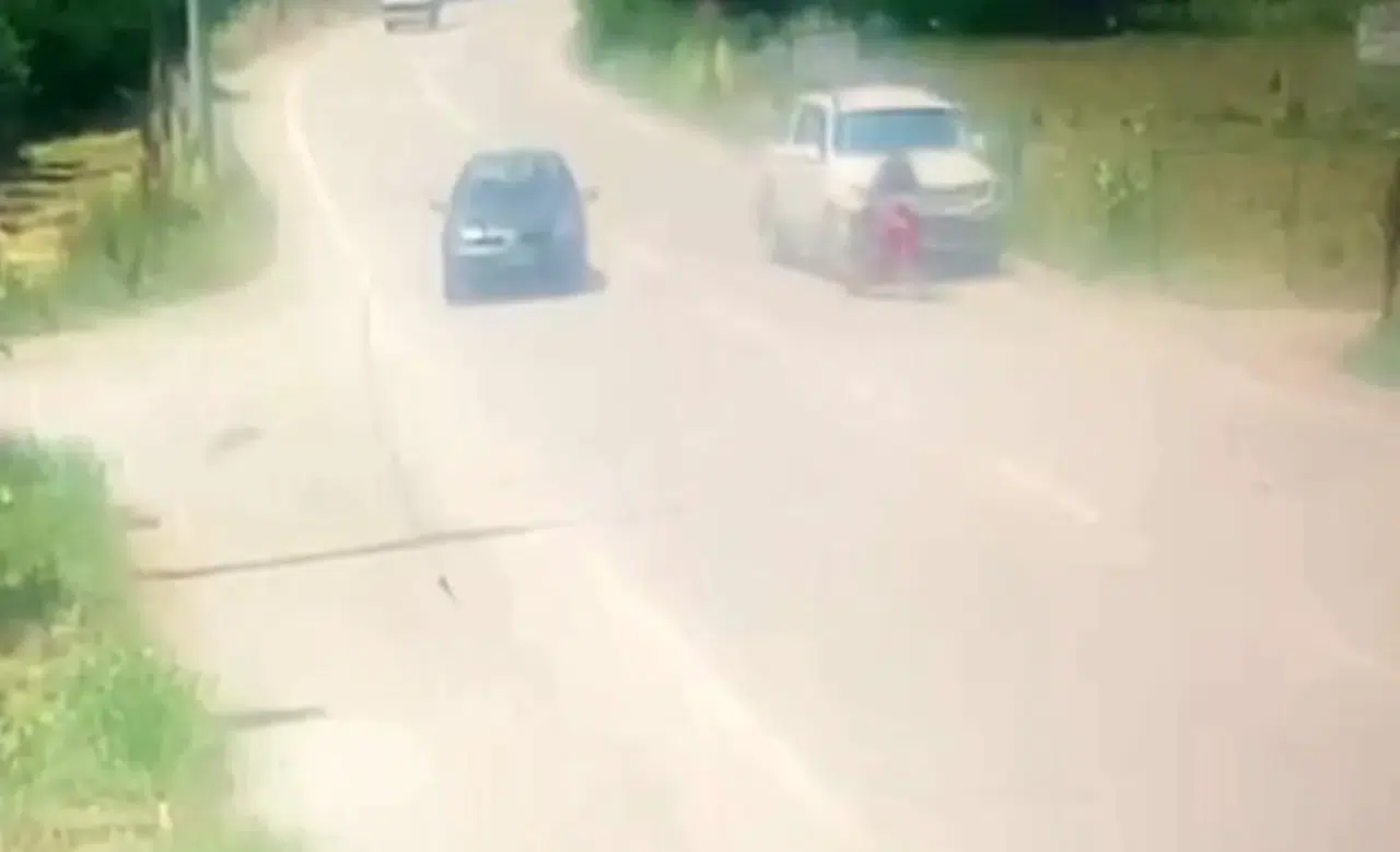 Bursa'da kamyonet ile motosiklet çarpıştı: 1 kişi ağır yaralandı