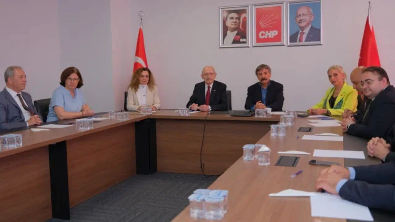 CHP'de ihraç edilen isimler geri dönüyor: İhraçlar iptal edildi