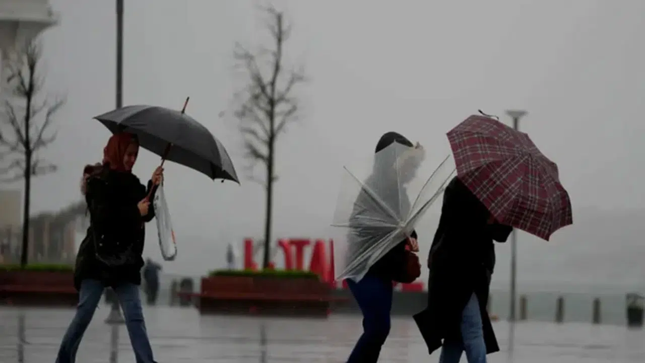 Meteoroloji'den kuvvetli yağış ve fırtına uyarısı! Bu bölgelerde yaşayanlar dikkat