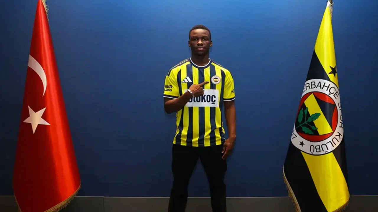 Fenerbahçe Amara Diouf transferini duyurdu: 5 yıllık imza atıldı