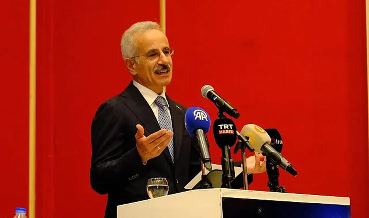 Bakan Uraloğlu duyurdu: "Bayburt-Gümüşhane Havalimanı'nı yıl bitmeden açacağız"