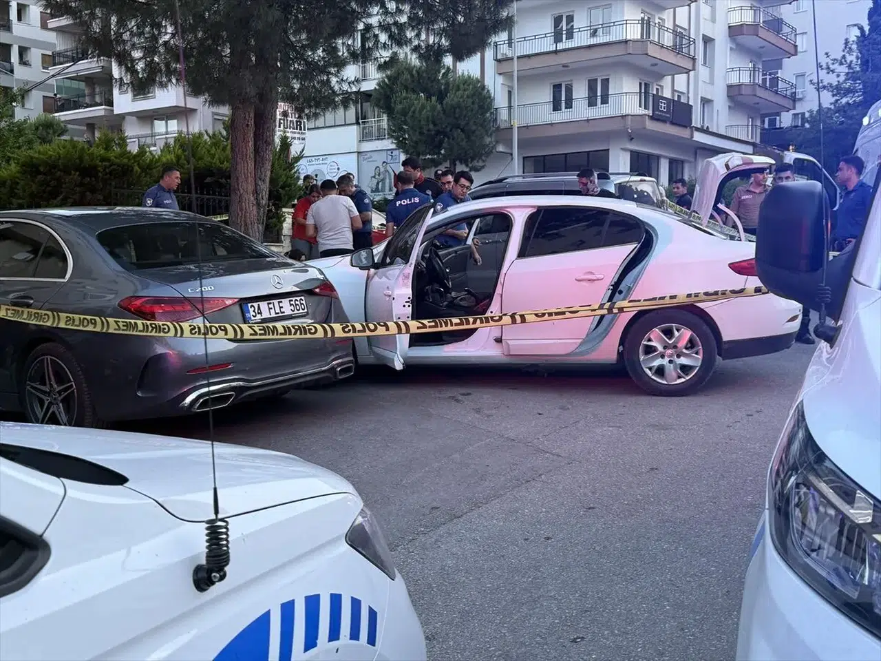 Denizli'de silahlı saldırıya uğrayan kadın yaşamını yitirdi