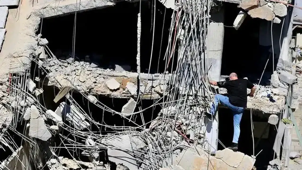 Lübnan'da can kaybı artıyor: İsrail saldırılarında ölü sayısı 4 bin 106'ya yükseldi