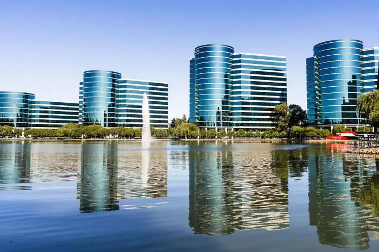 Oracle'da yapay zeka dönüşümü 21 bin çalışanın işine mal oldu
