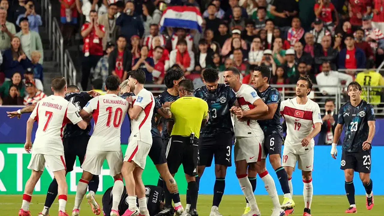 Türkiye Paraguay maçı tekrarlanacak mı, hakemin saati olayı maçı iptal ettirir mi?