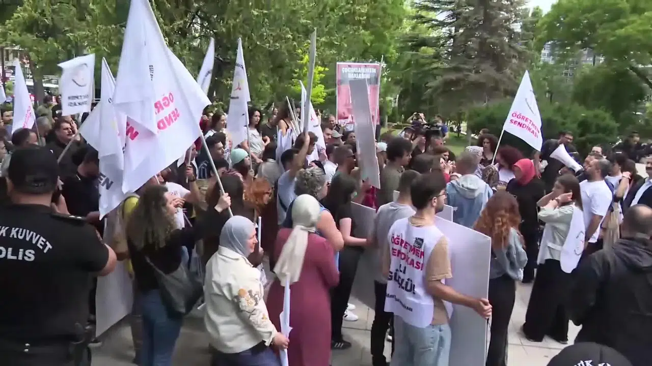 Ankara Tabip Odası'ndan öğretmenlere destek açıklaması: "Öğretmenlerin yanındayız"