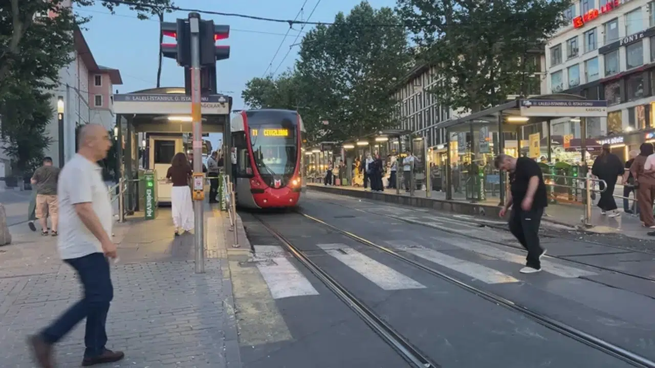 Fatih'te tramvay kazası: 6 yaşındaki çocuk yaşamını yitirdi
