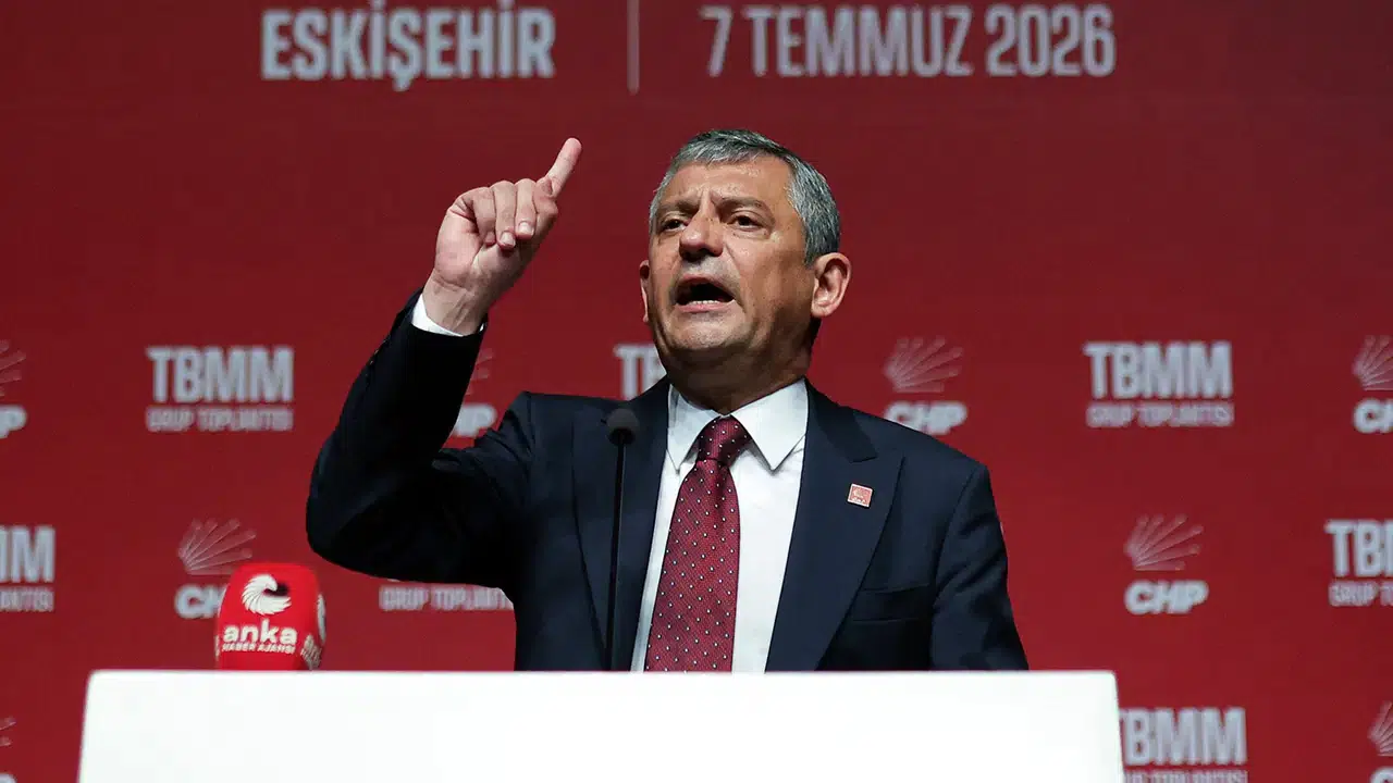 Özgür Özel'den NATO Zirvesi açıklaması: "Anıtkabir'i ziyaret etmeyen bir Amerikan Başkanı..."