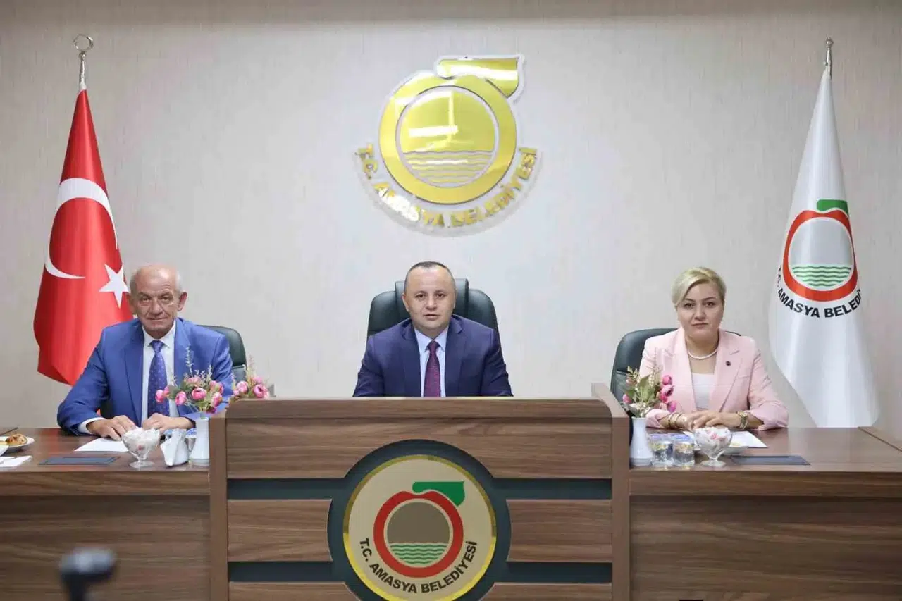Amasya Belediye Başkanı Turgay Sevindi 17 Belediye Meclis Üyesiyle birlikte CHP'den istifa etti