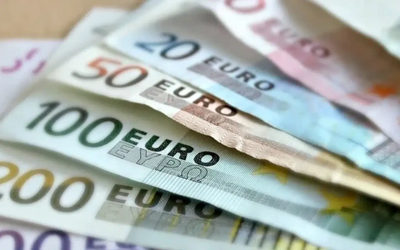 Dolar, euro ve sterlin için 12 aylık beklenti açıklandı