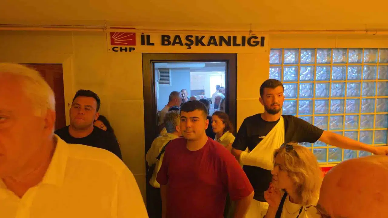 CHP Samsun yönetimi il binasını boşalttı: Yeni yönetim görevi yarın devralacak