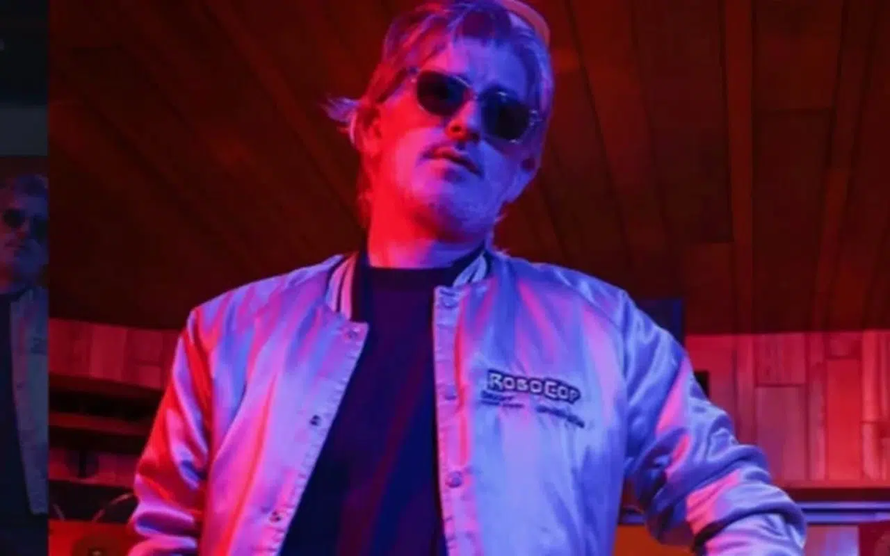 Fransız elektronik müziğinin önemli ismi Kavinsky 50 yaşında hayatını kaybetti