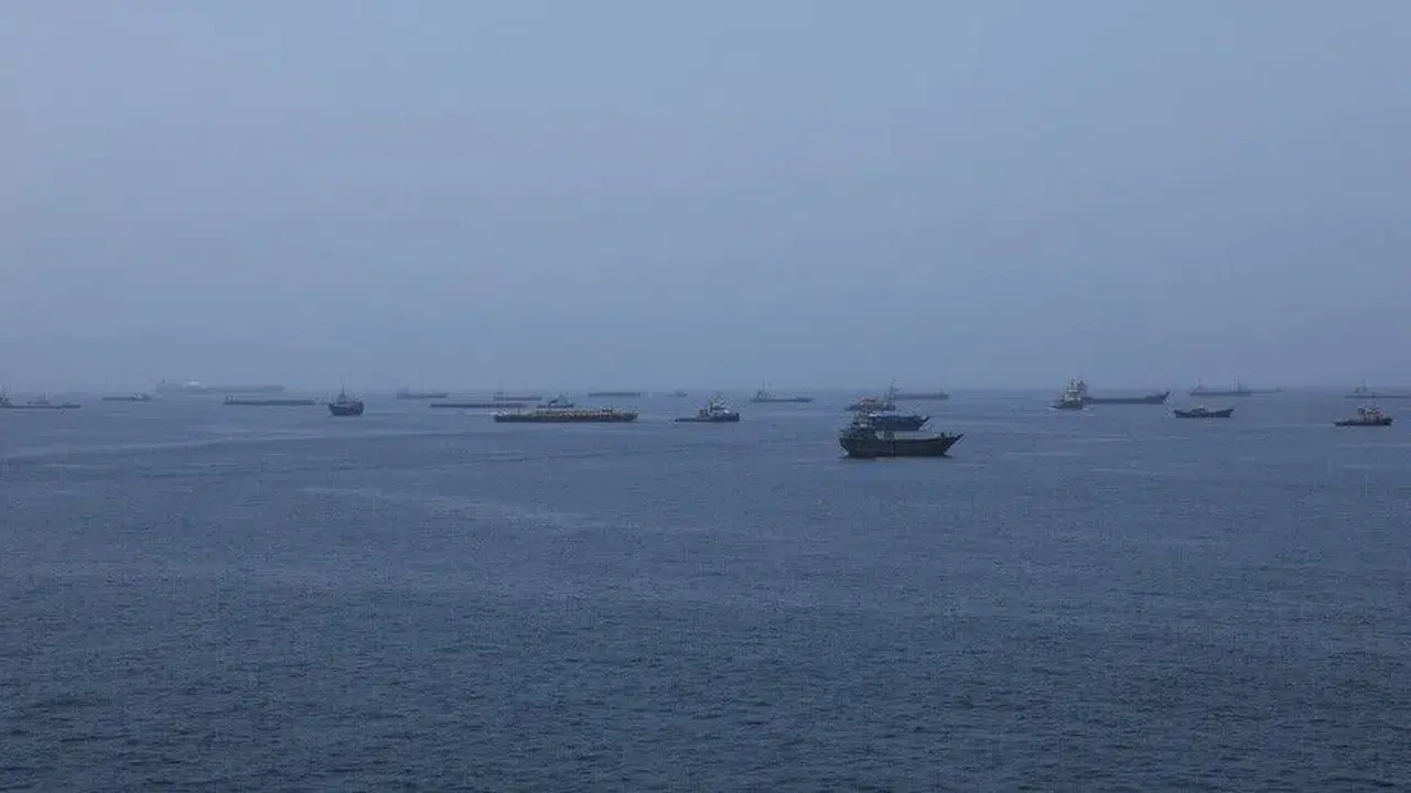 İran, Hürmüz Boğazı'nı ikinci bir duyuruya kadar kapattığını duyurdud