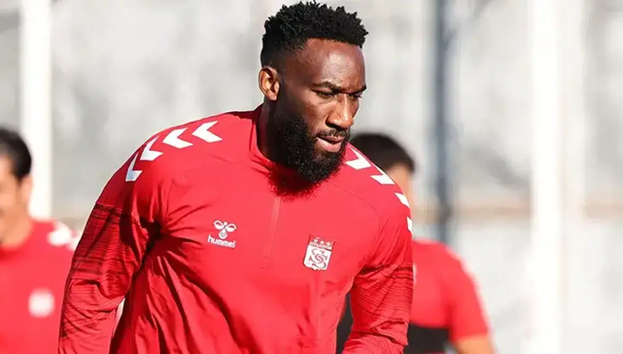 Sivasspor, Appindangoye ile 2 yıl daha devam kararı aldı