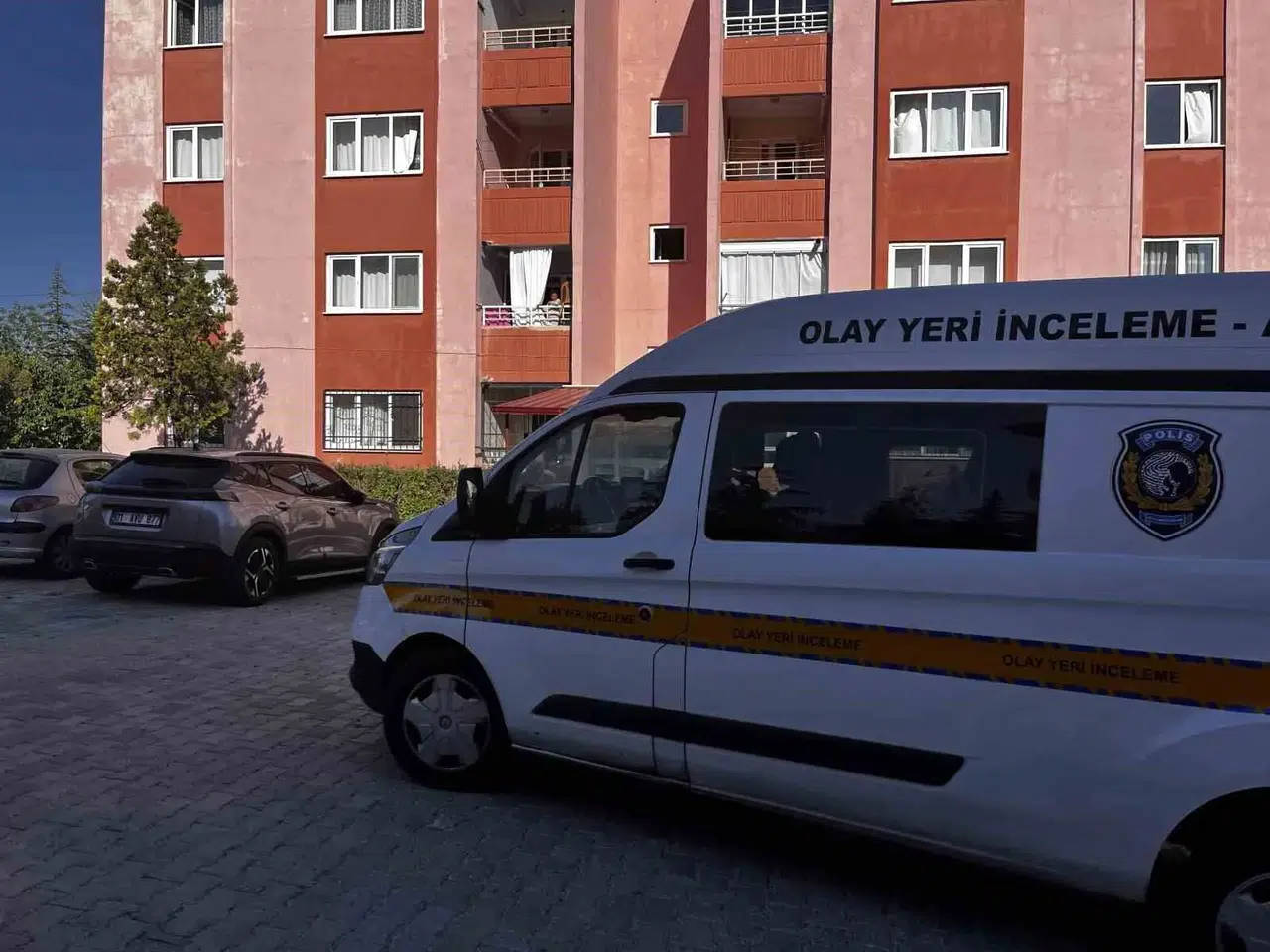 Niğde'de 3. kattan düşen 2 yaşındaki çocuk ağır yaralandı