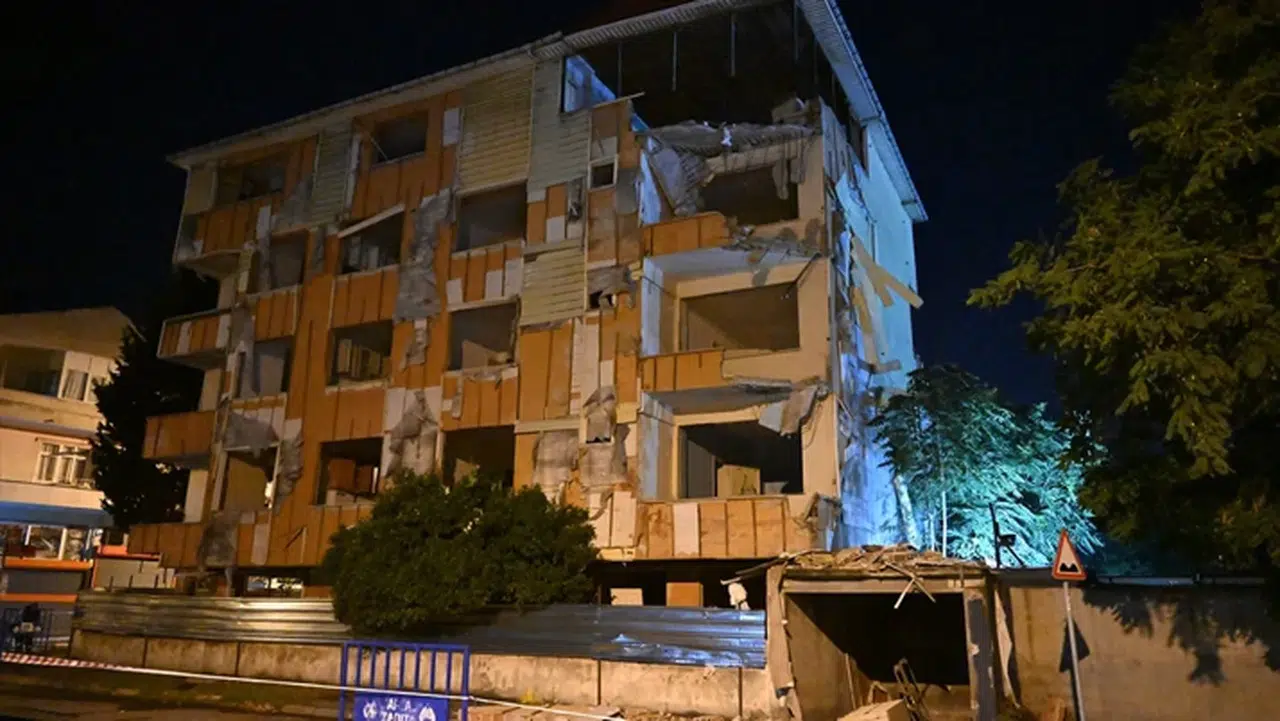 İstanbul'da korku dolu gece! Sesi duyan sokağa koştu