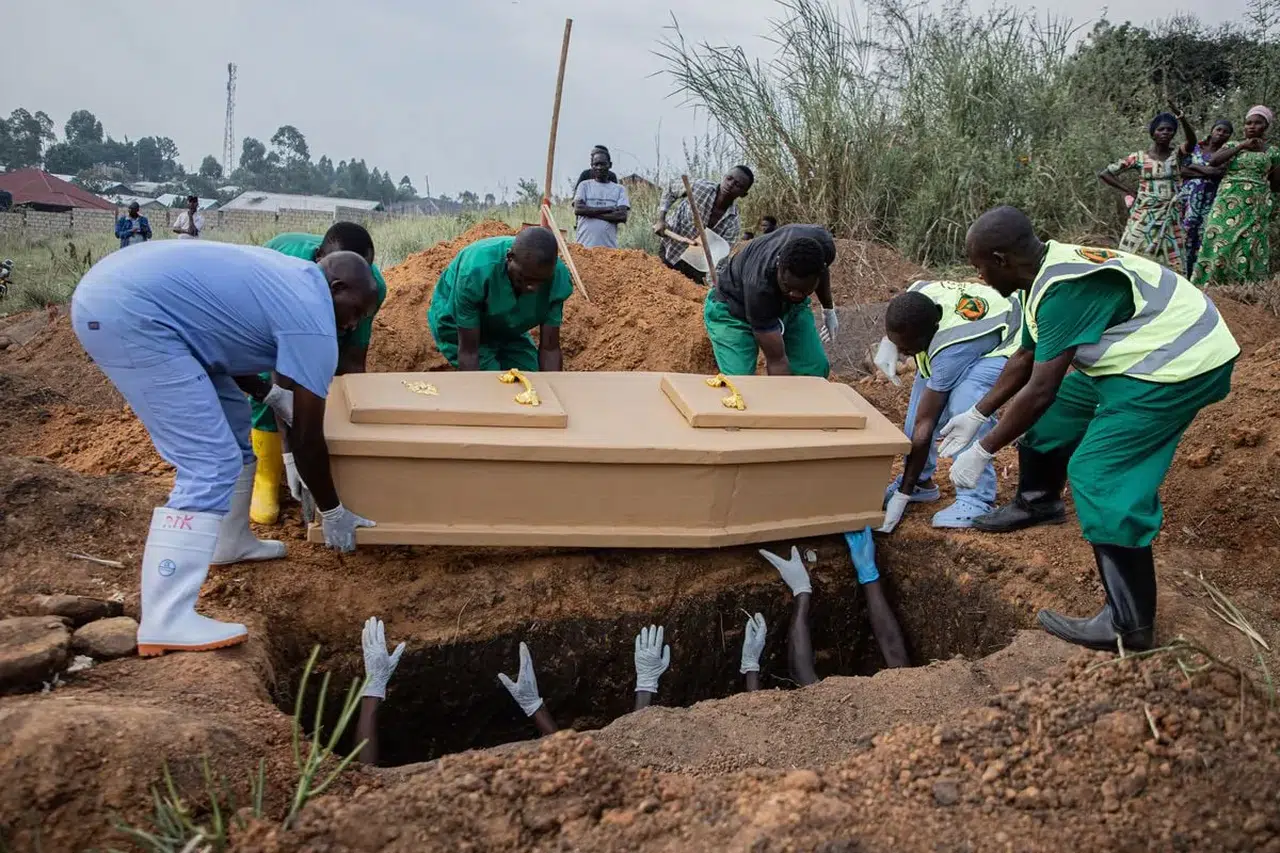 Ebola salgınında can kaybı 1001'e ulaştı