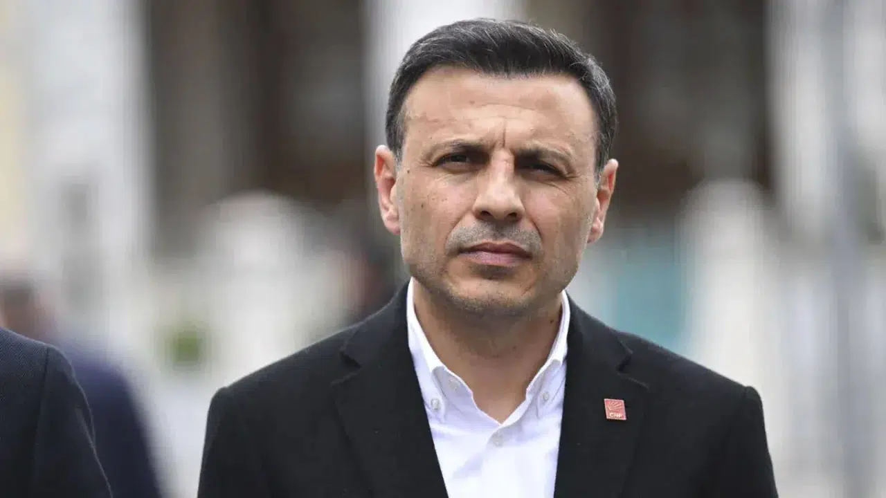 Özgür Çelik'ten Deniz Göktaş'ın gözaltına alınmasına tepki gösterdi: "Kabul edilemez"