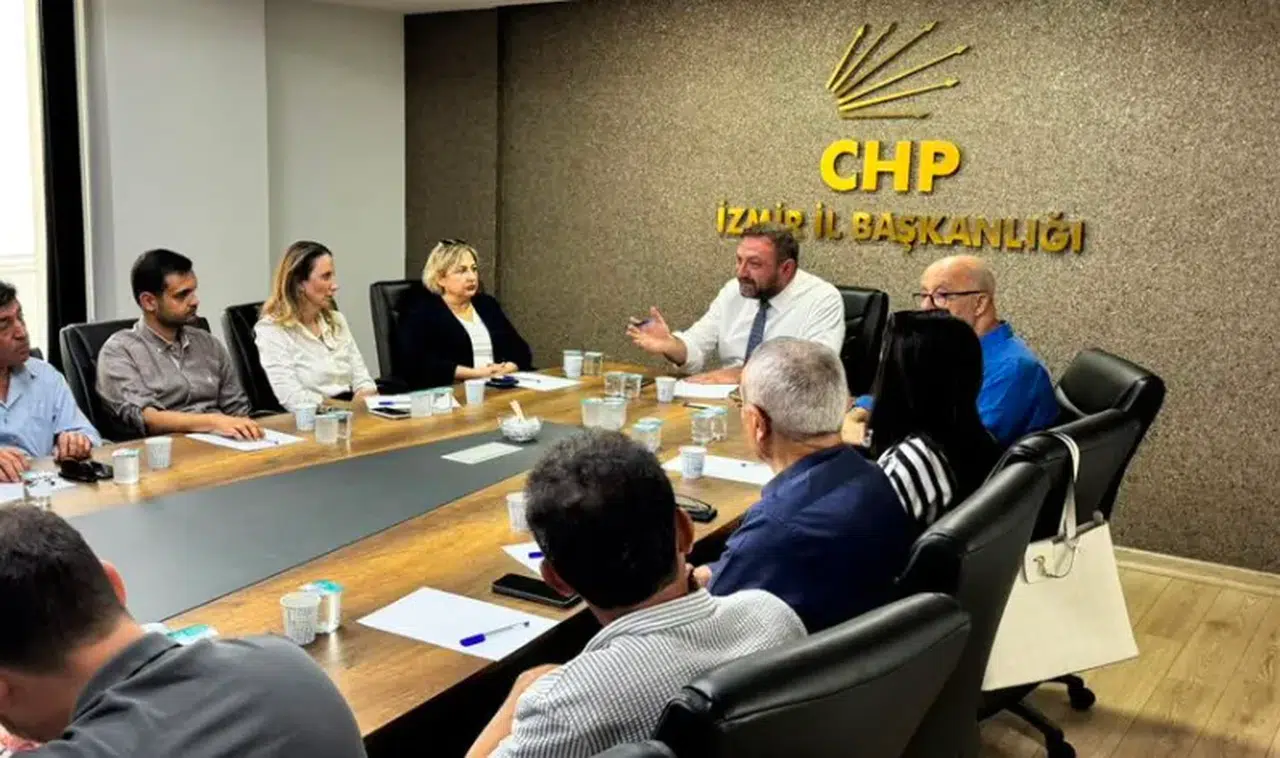 CHP İzmir'de 4 ilçe Başkanlığı'na yeni isimler görevlendirildi