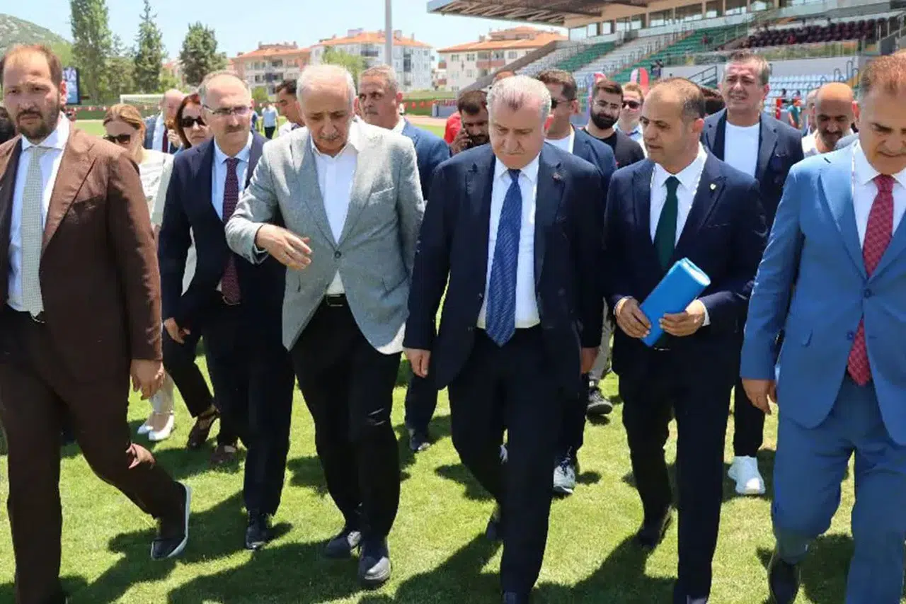Bakan Bak açıkladı: Muğlaspor'a Stadyum müjdesi