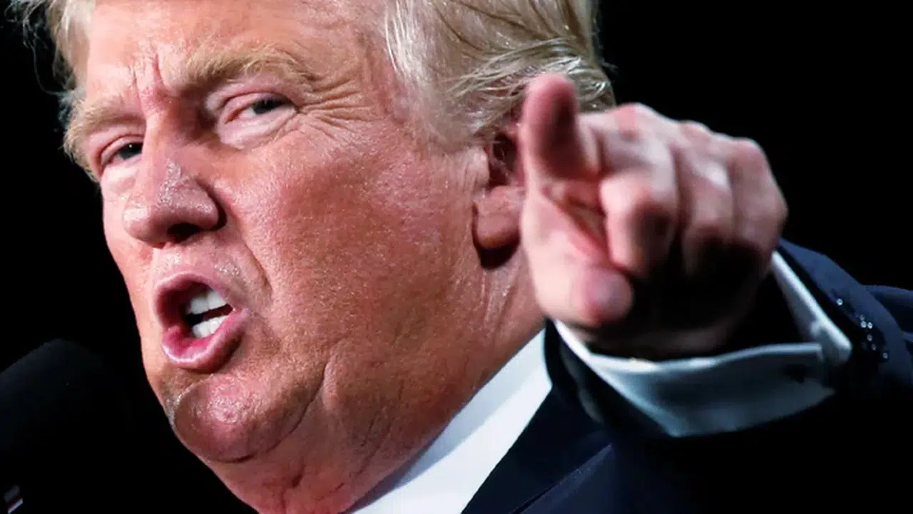 İran basınından Trump'a sert mesaj: İmzasını yılana benzettiler
