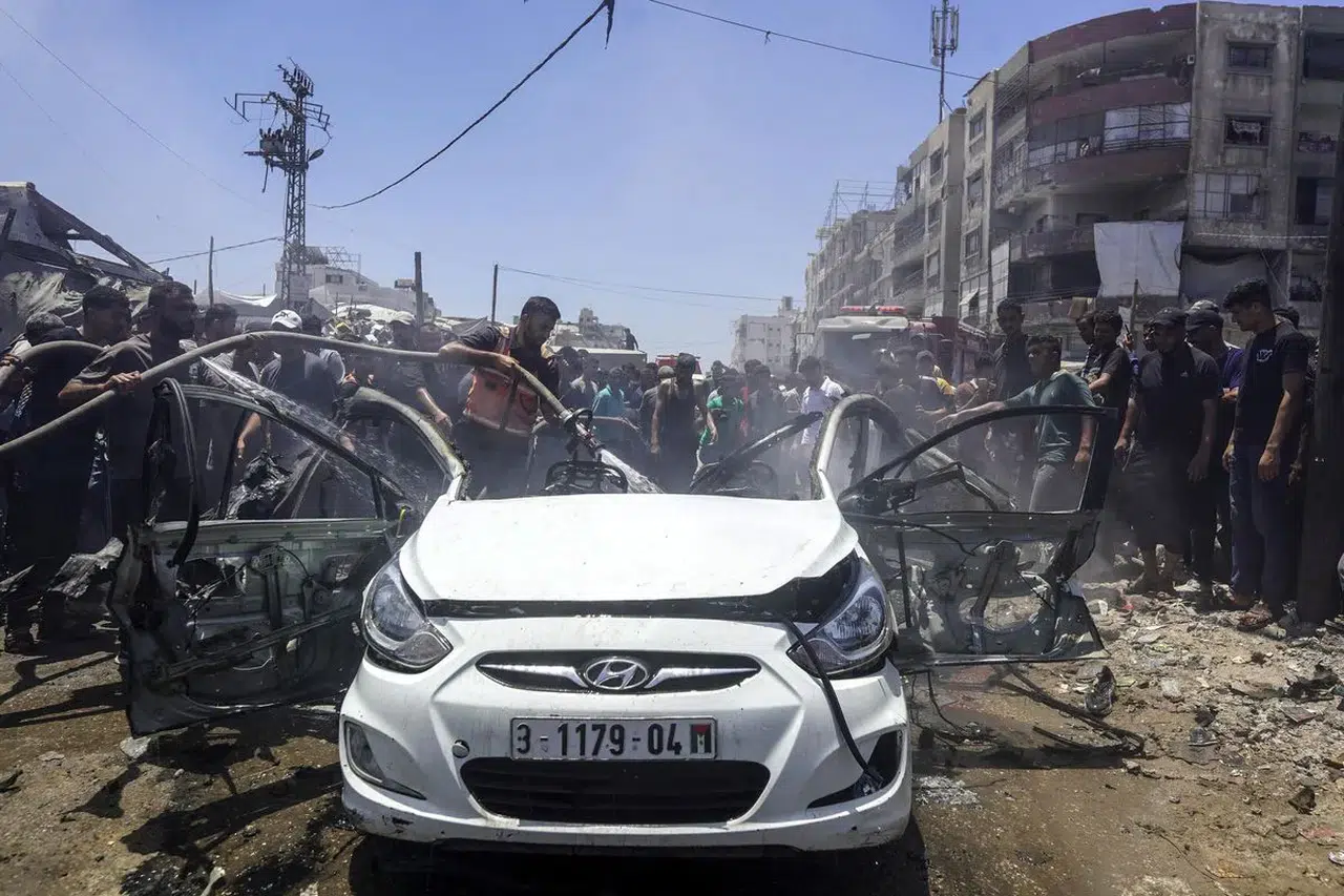 İHA'lar Gazze'de iki aracı hedef aldı: 4 ölü, 14 yaralı