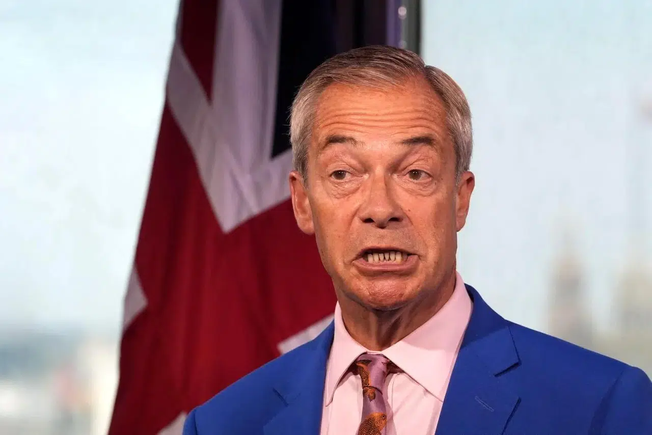 İngiltere'de göçmen karşıtı Nigel Farage istifa etti: Yeniden aday olacağını açıkladı