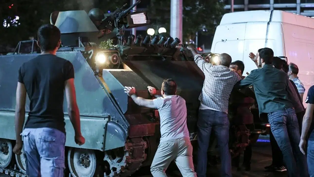 15 Temmuz'un 10. yılına özel 5 lira basıldı