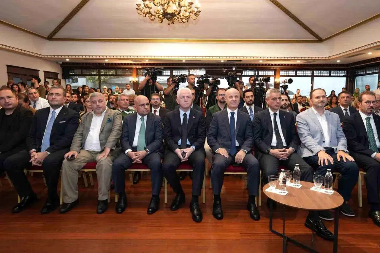 Bakan Memişoğlu'ndan Çarpıcı Veriler: "Türkiye'de Sağlık Harcaması 840 Dolar, Sigara Harcaması ise 1024 Doları Geçti"