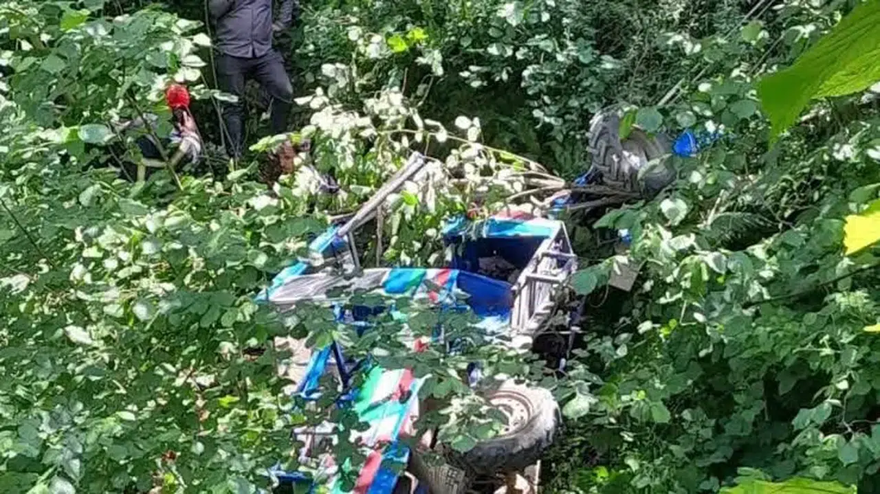 Ordu'da patpat devrildi: Sürücü yaşamını yitirdi